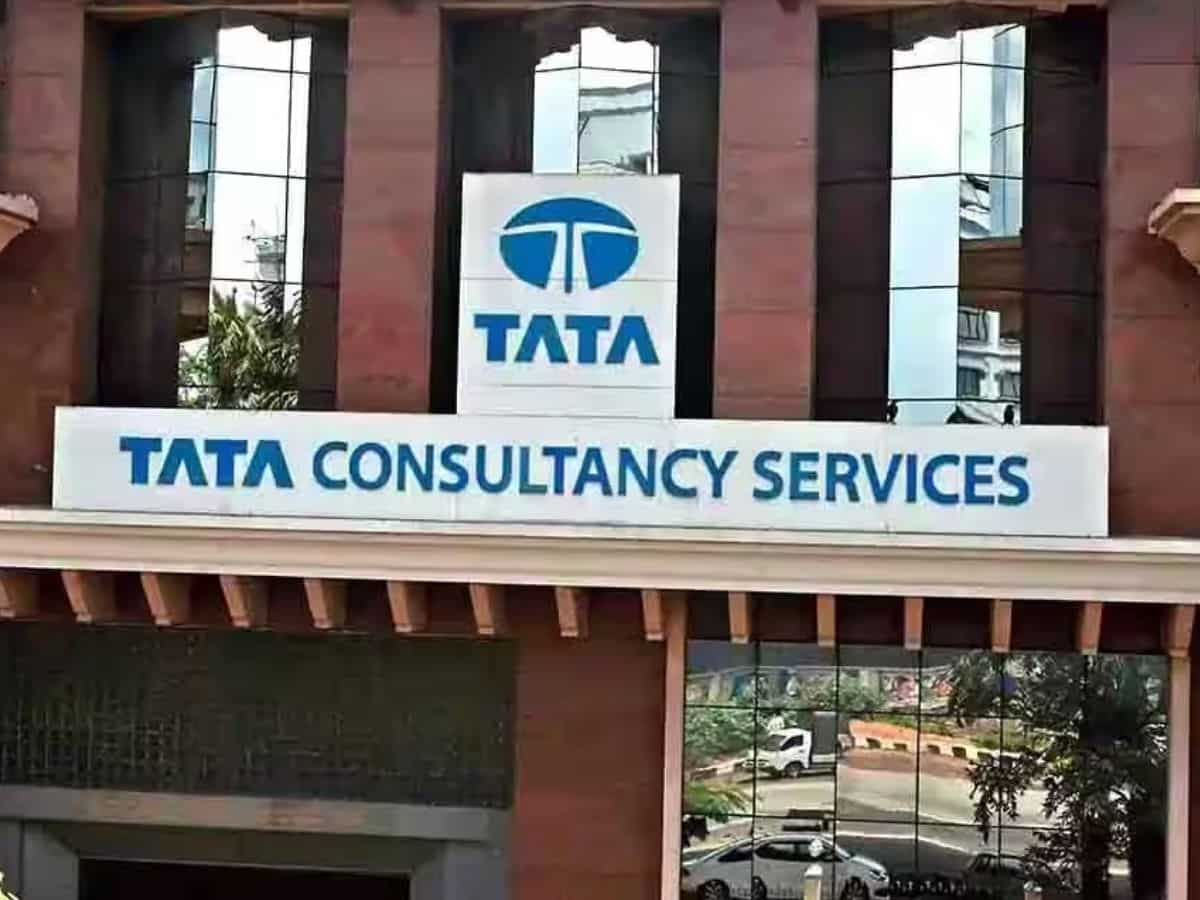 TCS Q2 Results: सितंबर तिमाही में 12075 करोड़ का रहा मुनाफा, 1100% डिविडेंड का भी ऐलान