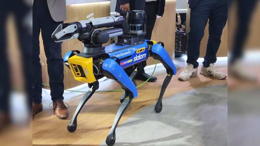 ट्रेन मे आई तकनीकी खराबी पकड़ लेता है ये Robot डॉग, अमेरिका में 9 साल से कर रहा है राज़, अब भारत में एंट्री