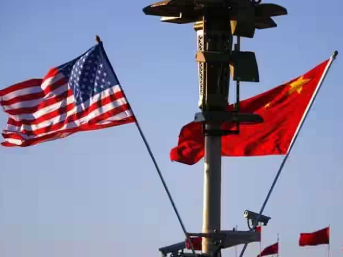 टैरिफ, सॉफ्टवेयर और 'दुर्लभ मिट्टी'! अमेरिका-चीन के बीच नए सिरे से छिड़ा टैरिफ युद्ध, दुनिया की अटकीं सांसें