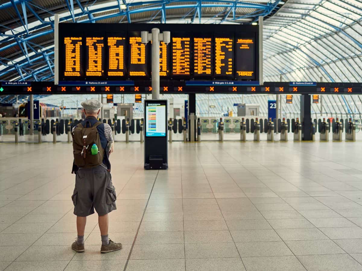 महंगे फ्लाइट टिकट की खत्म हुई टेंशन, 1 महीने पहले बुक करो या 1 घंटे पहले... ये एयरलाइन नहीं बढ़ाएगी कीमत