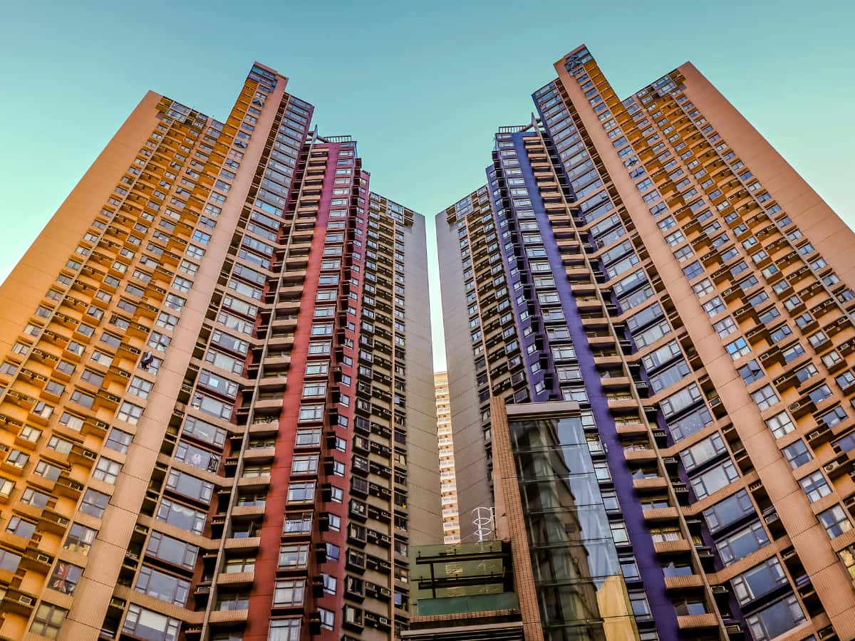 Business Idea: बिना 1 इंच जमीन खरीदे भी बन जाएंगे ‘मकान मालिक’! जानिए कैसे सिर्फ ₹10 हजार से कमा सकते हैं किराया