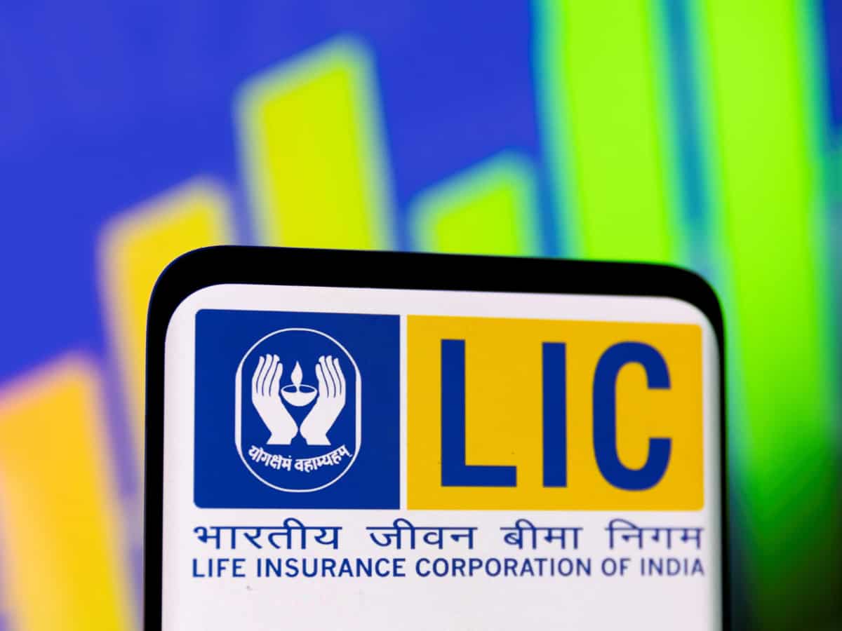 बंद हो गई LIC पॉलिसी को दोबारा चालू करने का आखिरी मौका! लेट फीस में मिलेगी भारी छूट, बस 3 दिन में पूरा कर लें ये काम
