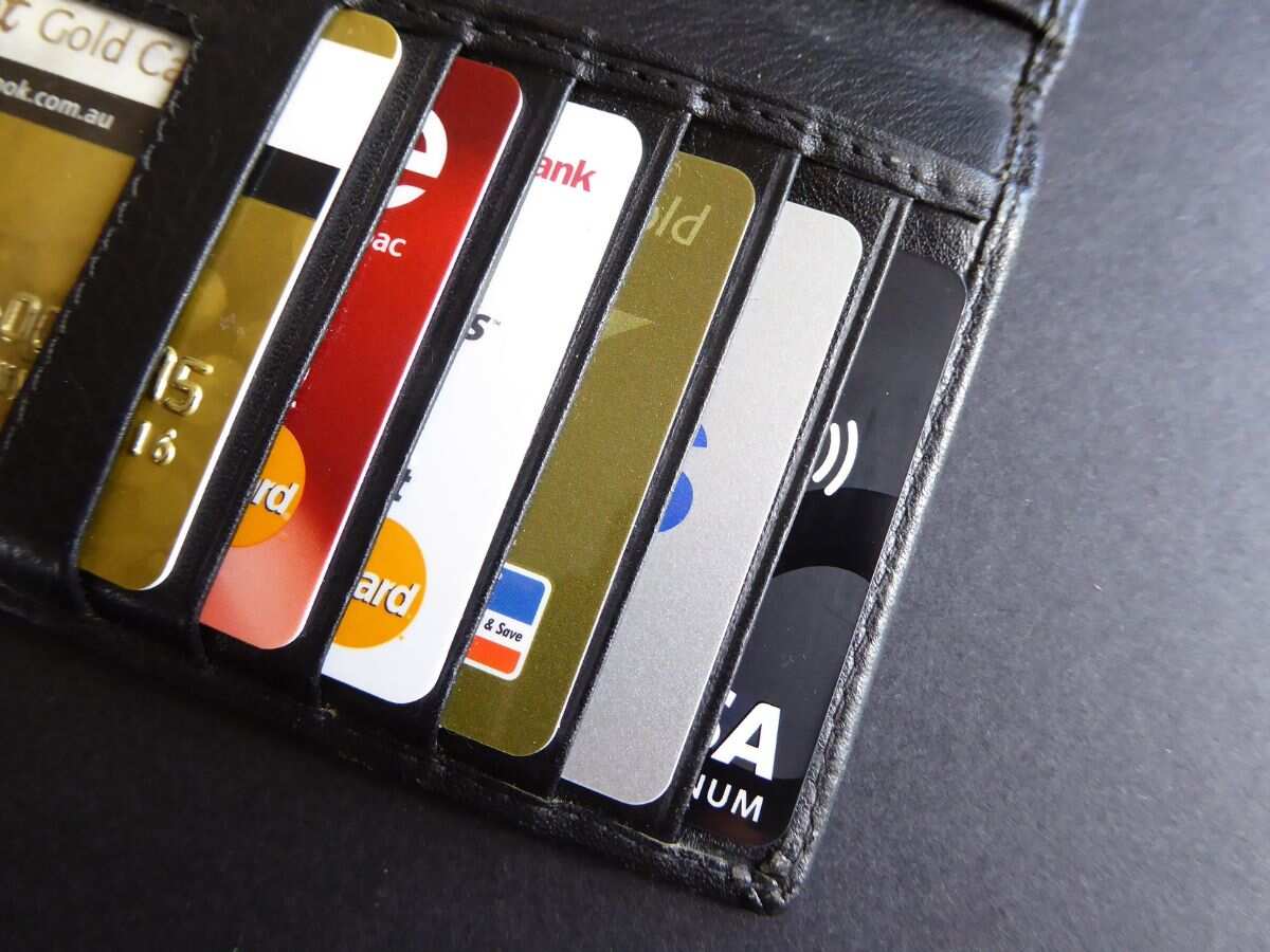 Credit Card बकाया नहीं जाता परिवार पर