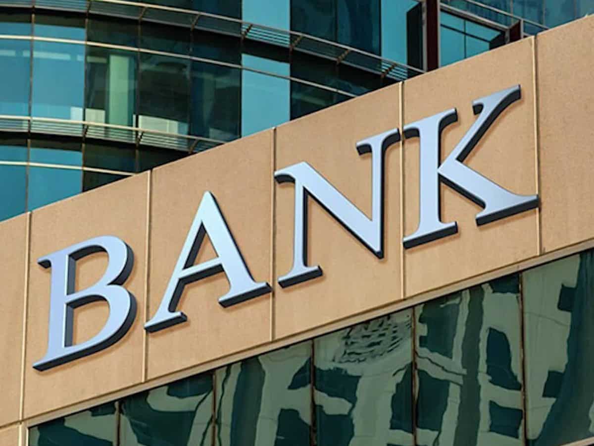 Bank Holiday 18 October: इस बार शनिवार को पड़ रहा धनतेरस, आपके शहर में बैंक खुलेंगे या नहीं?