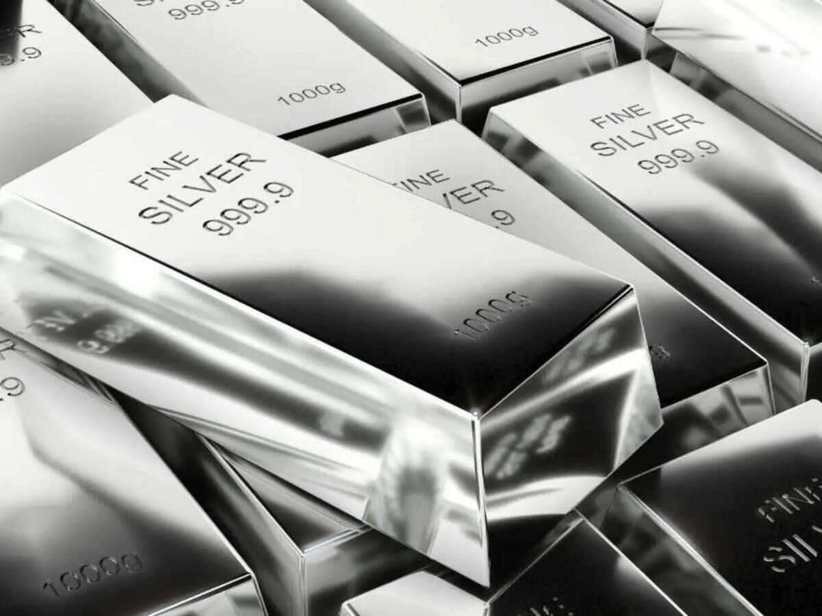 धनतेरस पर इंस्टामार्ट का बंपर ऑफर! 1 ग्राम सोने से 1 किलो चांदी की ईंट तक, सब कुछ पाएं घर बैठे!