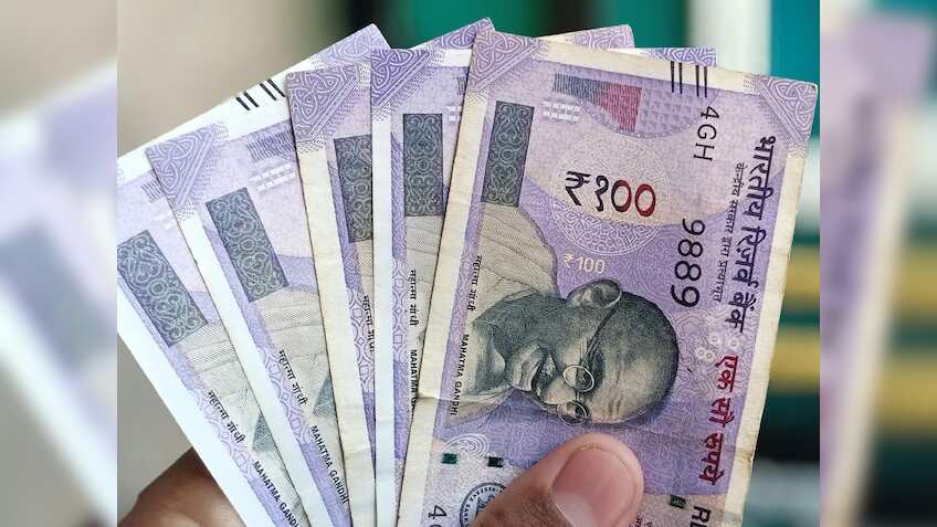 EMI का बोझ कम! साल खत्म होने से पहले RBI फिर चला सकता है ब्याज दरों में कैंची, महंगाई 8 साल के निचले स्तर पर