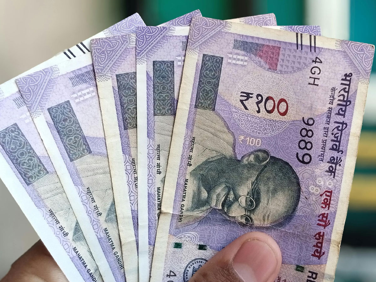 EMI का बोझ कम! साल खत्म होने से पहले RBI फिर चला सकता है ब्याज दरों में कैंची, महंगाई 8 साल के निचले स्तर पर