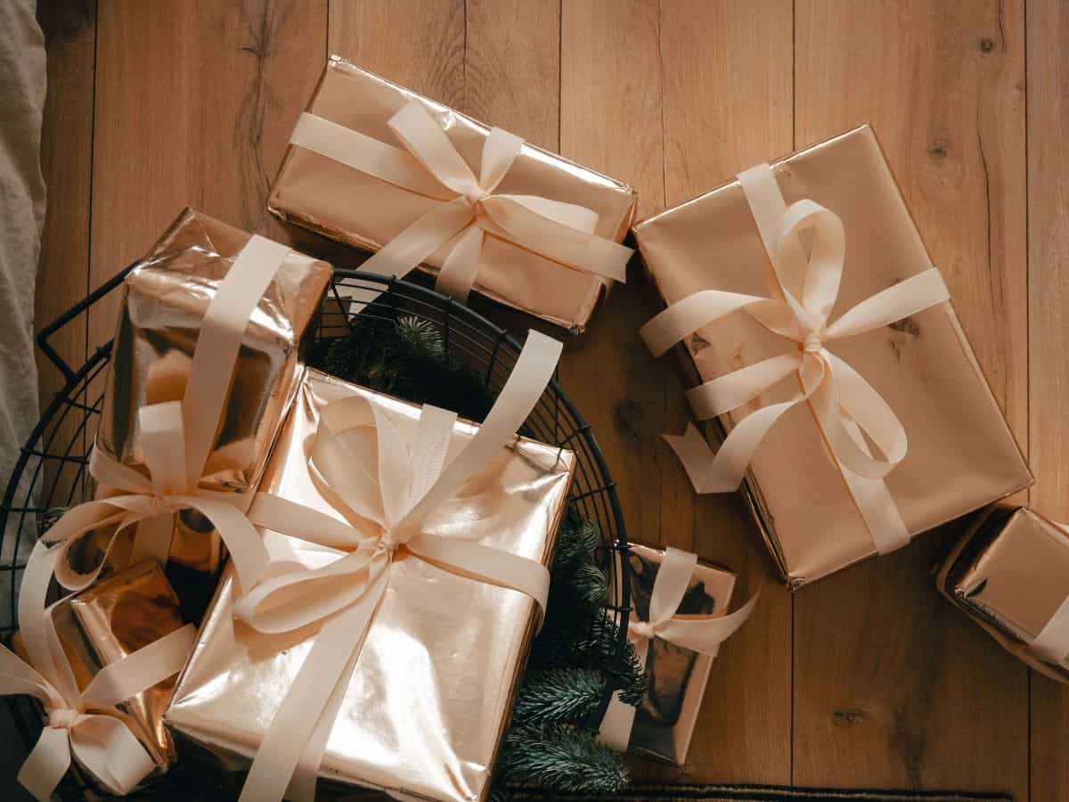 Bhai Dooj Gifts: सोच रहे हैं बहन को क्‍या गिफ्ट दूं? ये हैं वो 5 पॉकेट फ्रेंडली गिफ्ट आइडियाज जो उसका दिल जीत लेंगे