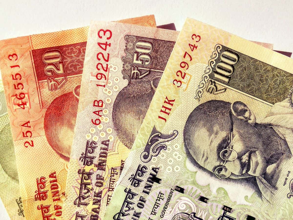 9. कई सेविंग्स अकाउंट, पर ब्याज नहीं दिखाना