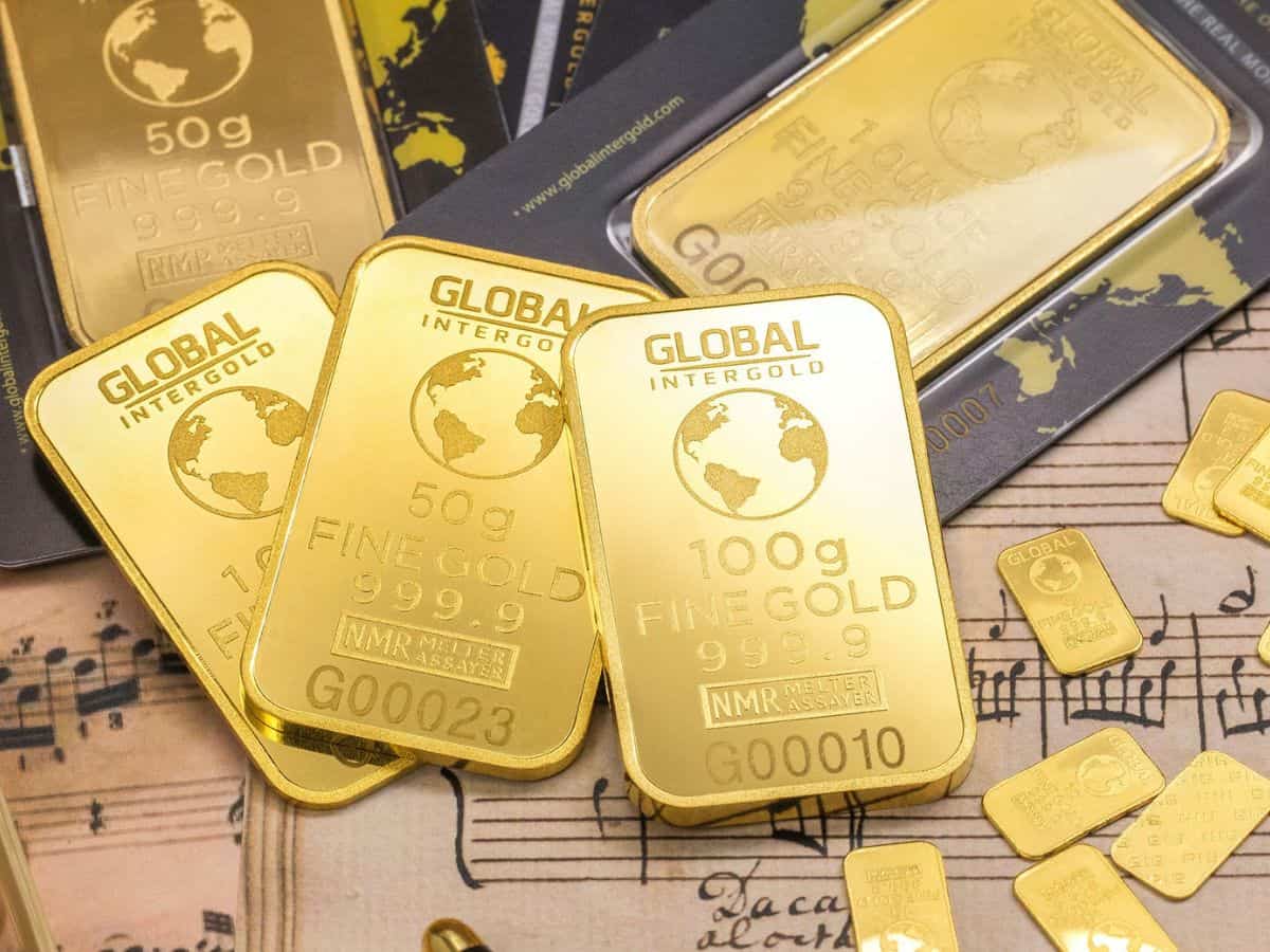 Gold-Silver: दिवाली के बाद औंधे मुंह गिरा सोना-चांदी! रिकॉर्ड हाई से 12000 सस्ता हुआ गोल्ड, चांदी भी ₹25,000 लुढ़की!