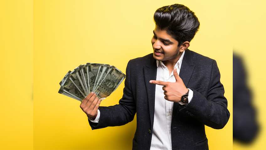Personal Loan लेने जा रहे हैं? पहले खुद से पूछें ये 7 सवाल, वरना फायदे के चक्कर में जाएंगे नुकसान उठाकर आएंगे!