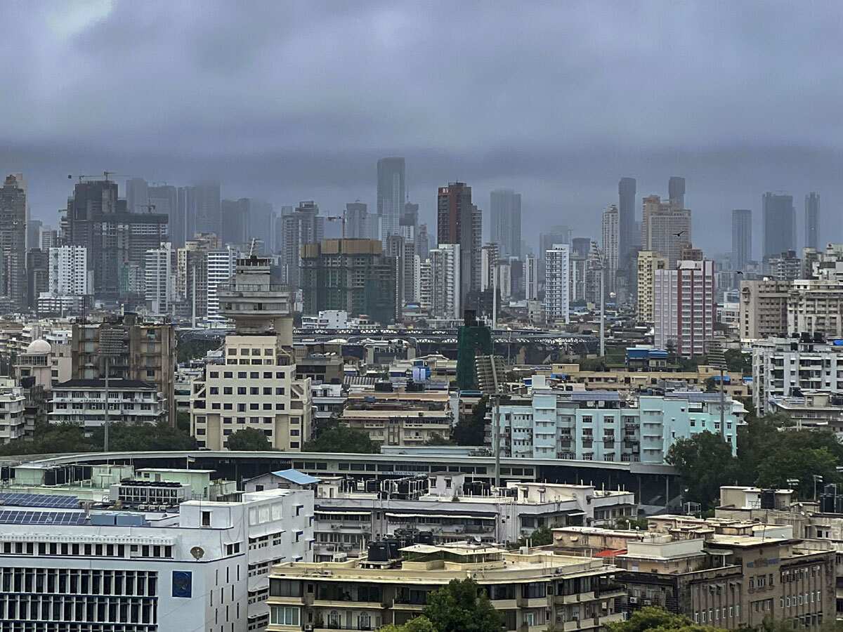 हर महीने चुकाते हैं ब्याज