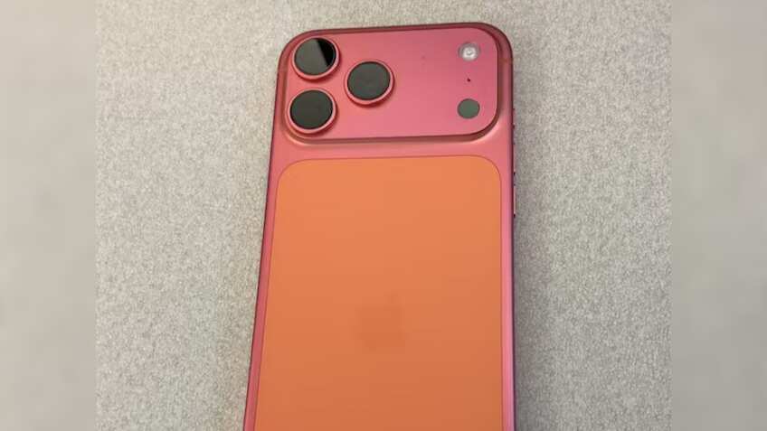 ऑरेंज से पिंक कलर में कैसे बदल गया Apple iPhone 17? लोग बोल रहे हैं- 'निराशा लगी हाथ'