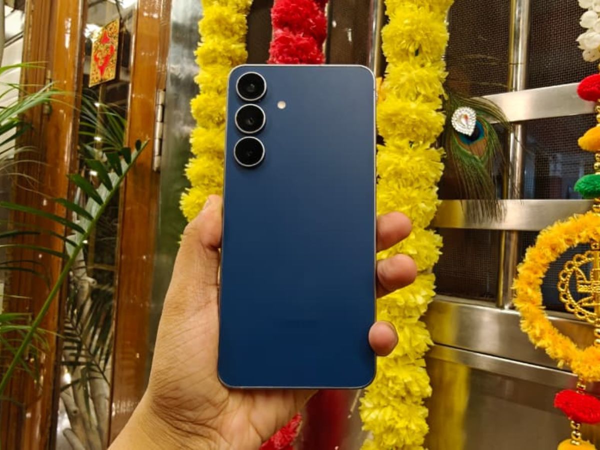 Samsung Galaxy S25 FE Review: एक महीने इस्तेमाल के बाद पता चल गया कैसा है ये फ्लैगशिप किलर! खरीदना चाहिए?
