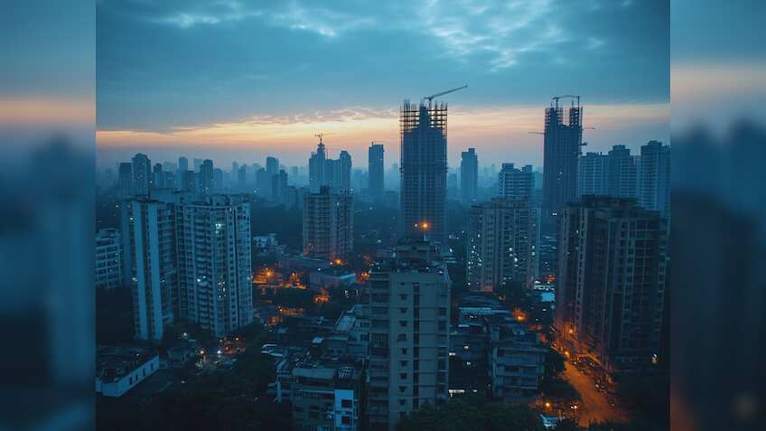 रियल एस्टेट में भूचाल! भारत के टॉप शहरों में ऑफिस रेंट ने तोड़े रिकॉर्ड, 2025 के पहले 9 महीनों में 6% की चौंकाने वाली बंपर ग्रोथ