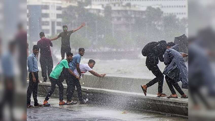 महाराष्ट्र में 'येलो अलर्ट'! अगले कुछ दिनों तक मुंबई ठाणे समेत 12 जिलों में बारिश ही बारिश