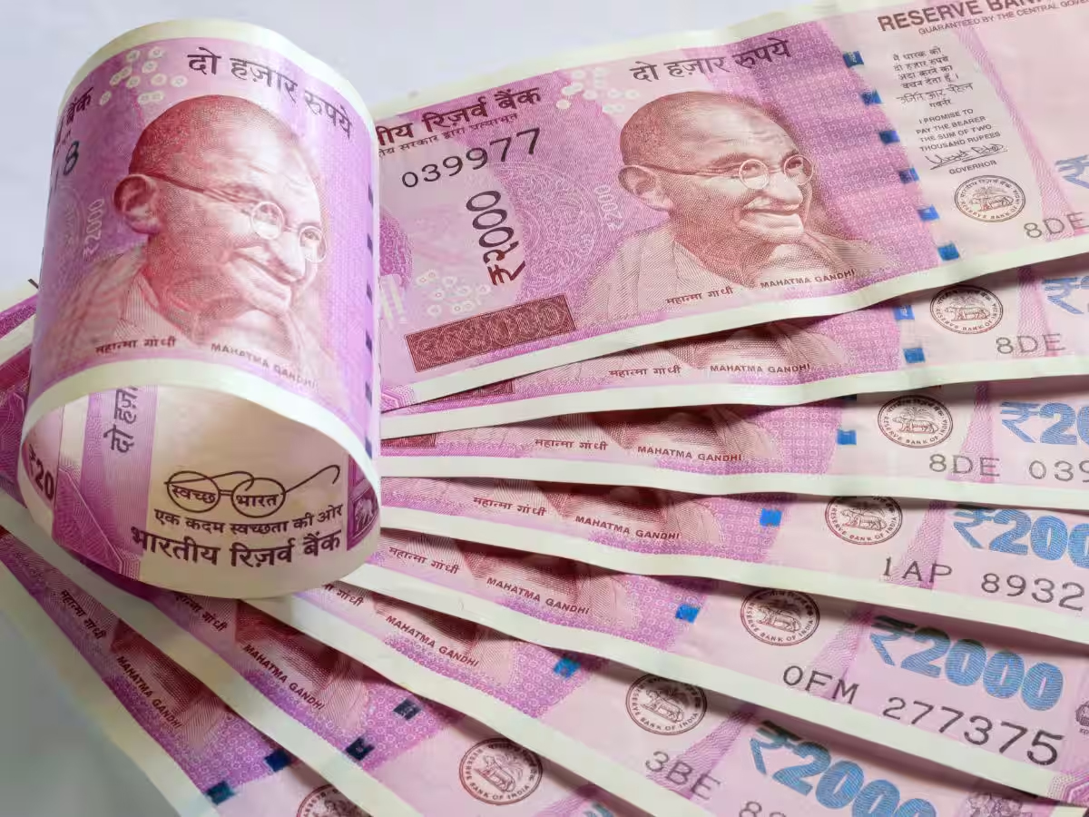 ₹2000 के नोट पर RBI ने जारी किया ताजा अपडेट, बताया कितने नोट आ गए वापस और कितने अभी भी घूम रहे हैं मार्केट में