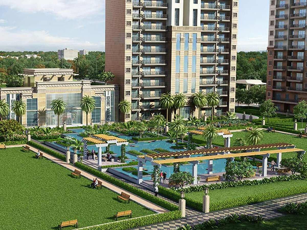 नोएडा रियल एस्टेट में 'दिग्गजों' की जंग! गुरुग्राम के इस दिग्गज बिल्डर की हो रही एंट्री, सोभा ने भी लगाया दांव