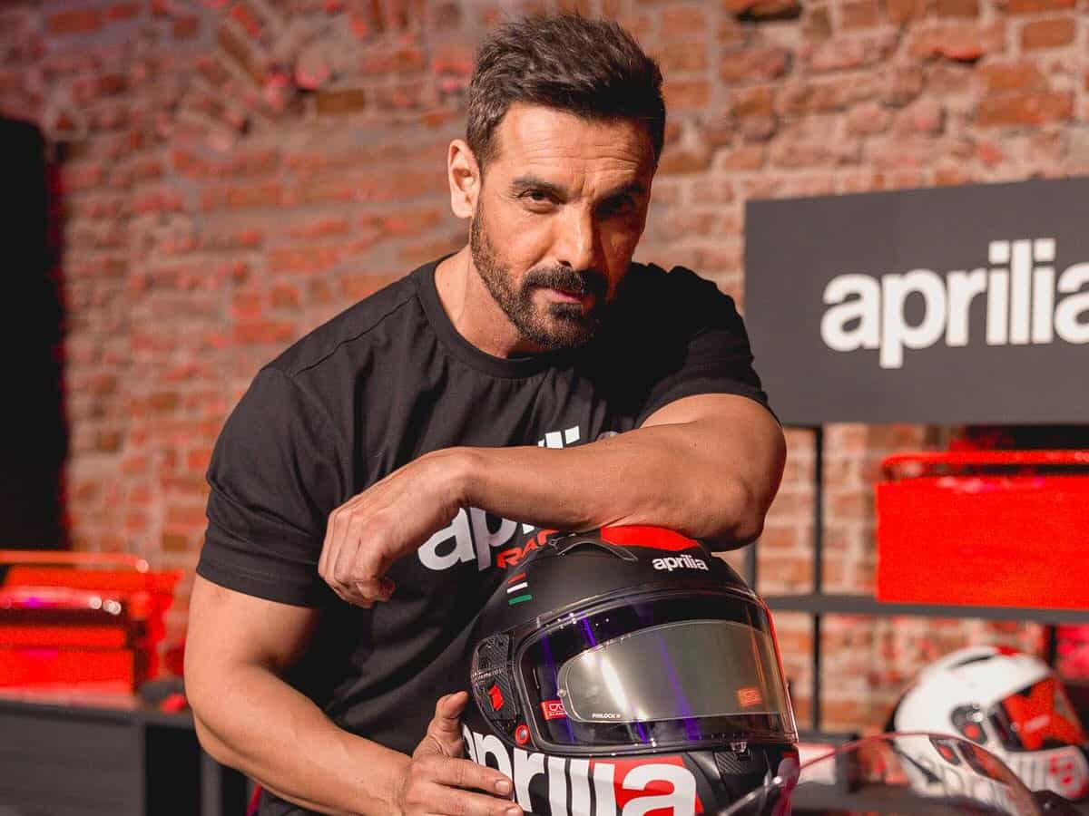 जॉन अब्राहम की हर महीने 7 लाख रुपए की इनकम पक्की, किराये पर दी बांद्रा वेस्ट की प्रॉपर्टी, हर साल बढ़ेगा भाव!