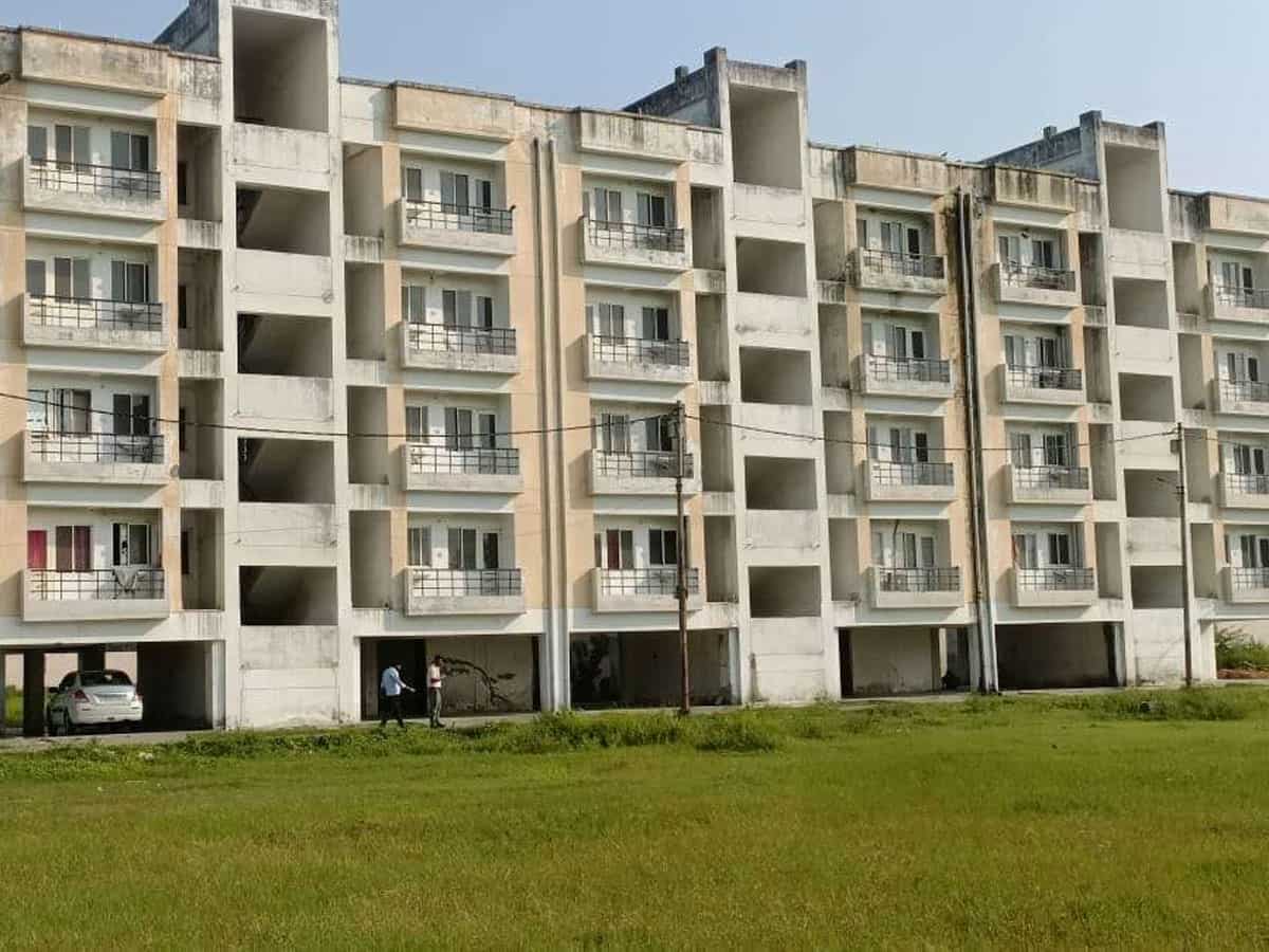 दिल्ली से 2 घंटे दूर, NH-24 के पास, इस शहर में मिल रहे ₹18 लाख में 1BHK, ₹29 लाख में 2BHK फ्लैट्स, 15% की छूट