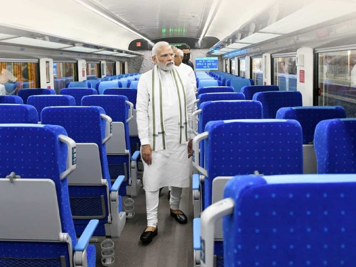 लो आ गई सबसे बड़ी खुशखबरी! एक साथ 4 नई वंदे भारत ट्रेनों को हरी झंडी दिखाएंगे PM Modi, जानें पूरा शेड्यूल