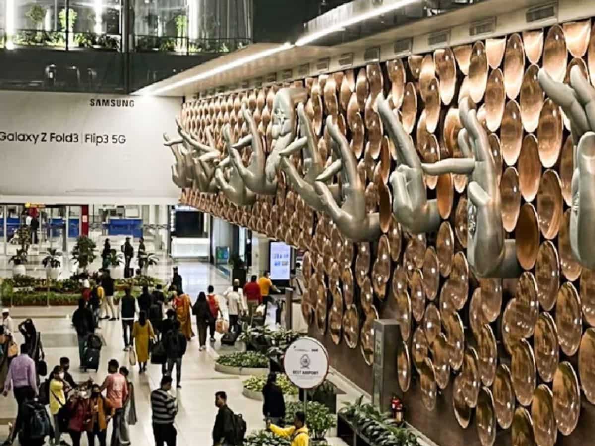 ATC में तकनीकी खराबी से IGI एयरपोर्ट पर उड़ानों पर असर, यात्रियों के लिए जारी की गई एडवाइजरी