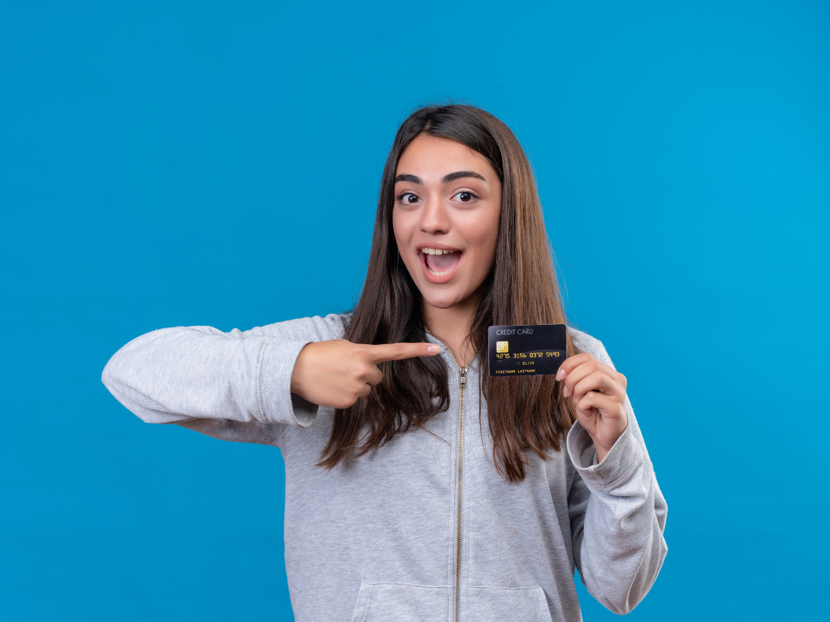 जनाब लाखों का लग जाएगा चूना! क्रेडिट कार्ड बंद करने से पहले ये 10 बातें नहीं जानीं, तो डूब सकती है गाढ़ी कमाई और क्रेडिट हिस्ट्री होगी खराब