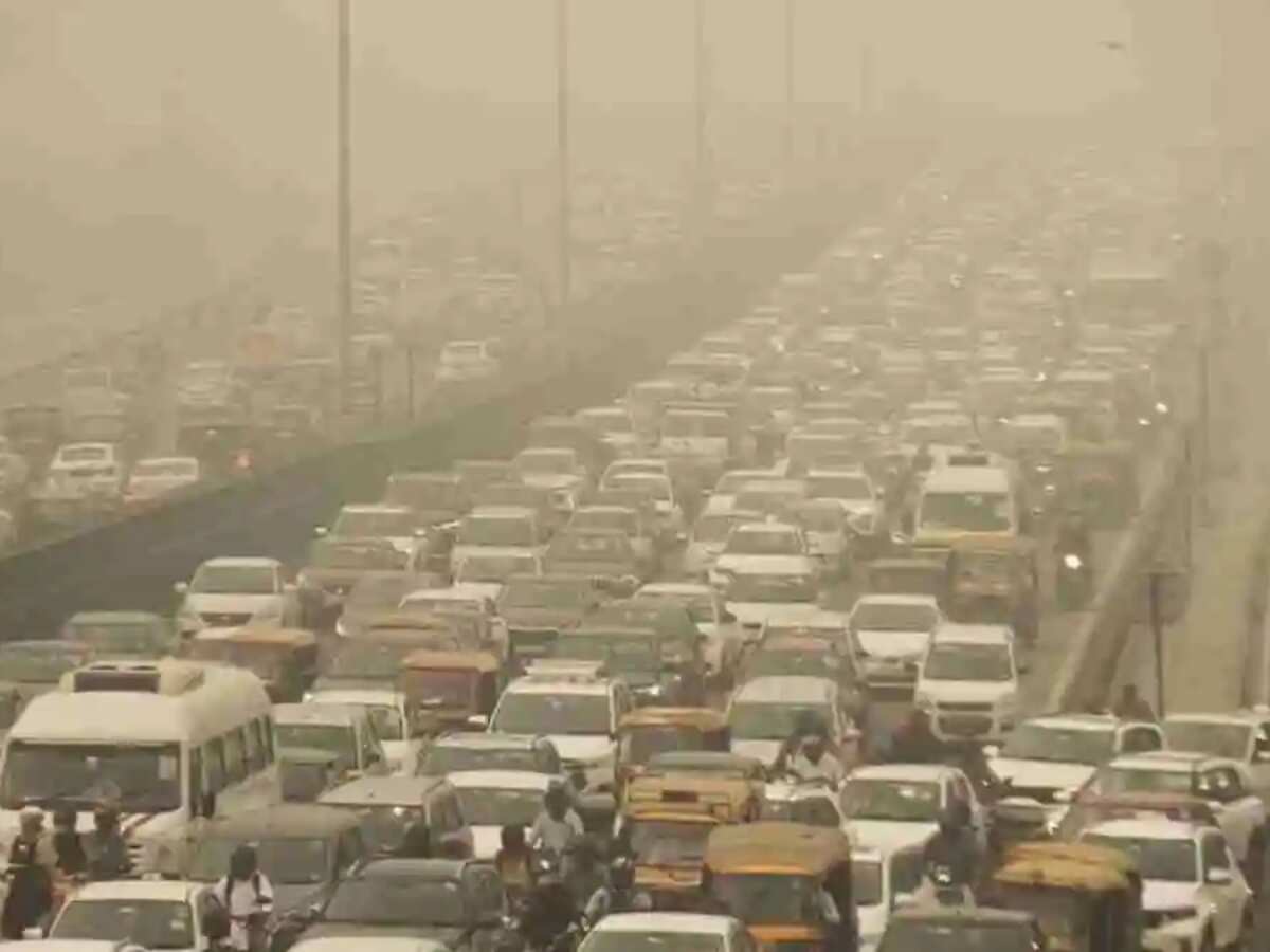 NCR AQI Update: दिल्ली-एनसीआर में एयर क्वालिटी 'गंभीर' लिस्ट में, आईटीओ इलाके में 498 तक पहुंचा एक्यूआई, देखें अपने इलाके का हाल