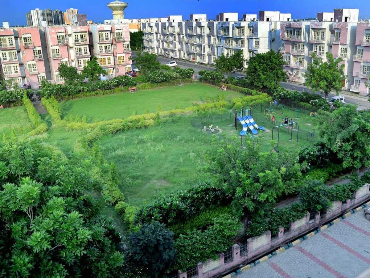 हाईवे के पास, मेट्रो स्टेशन से 2 KM दूर,NCR के इस इलाके में सस्ते 3BHK फ्लैट्स की भरमार, कीमत ₹34 लाख से शुरू