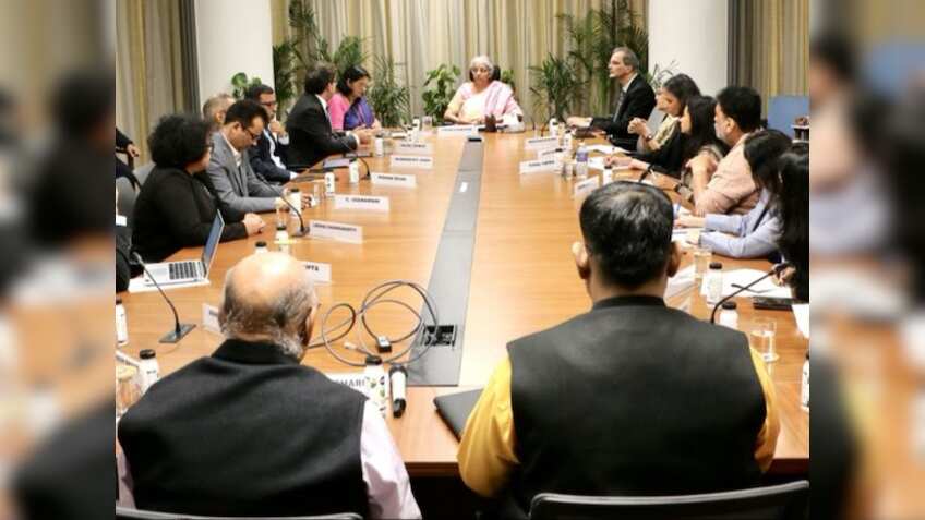 Budget 2026-27 की तैयारी शुरू! वित्त मंत्री निर्मला सीतारमण ने अर्थशास्त्रियों संग की पहली प्री-बजट बैठक, इन मुद्दों पर हुई चर्चा