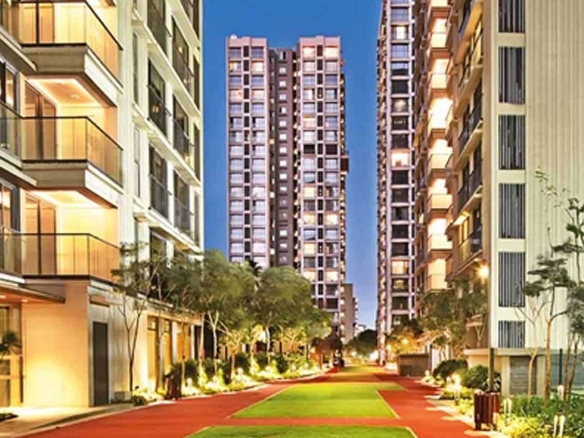 बिक्री ठप, फिर भी घरों की कीमत रॉकेट, सिर्फ लग्जरी घरों के दम पर चल रहा है देश का प्रॉपर्टी बाजार