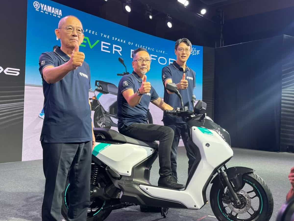 Yamaha Motors ने भारत में लॉन्च की 2 नई बाइक्स, यामाहा का पहला इलेक्ट्रिक स्कूटर भी हुआ अनवील