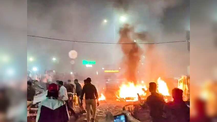 Delhi explosion: आज भी बंद रहेगा लाल किला मेट्रो स्टेशन, चांदनी चौक की तरफ जाने से पहले जान लें ट्रैफिक का अपडेट!