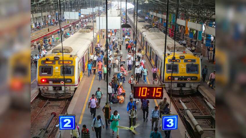 ट्रेन में लेकर जा रहे हैं शराब? अरे रूको, पहले जान लो पूरा नियम, वरना जेल में काटनी पड़ सकती है रात