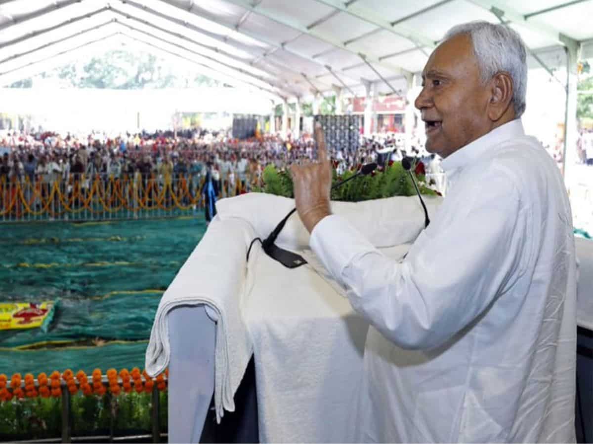 Bihar Chunav Results 2025: शुरुआती रुझानों से उत्‍साहित BJP-JDU के नेता, बोले- NDA की होगी वापसी, मिठाइयां बननी शुरू