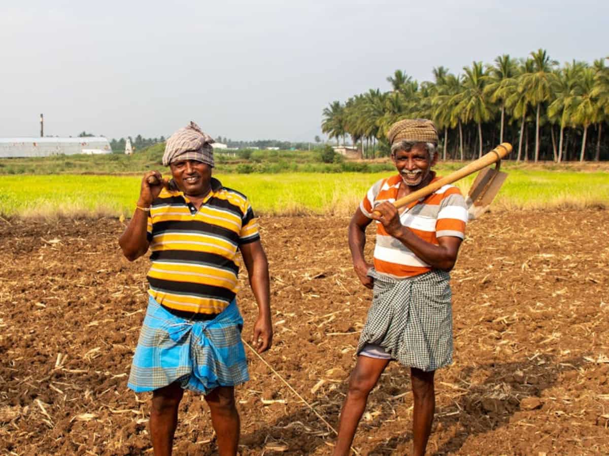 खत्म हुआ PM Kisan की 21वीं किस्त का इंतजार! इस दिन 11 करोड़ किसानों के खाते में आ जाएंगे ₹2000