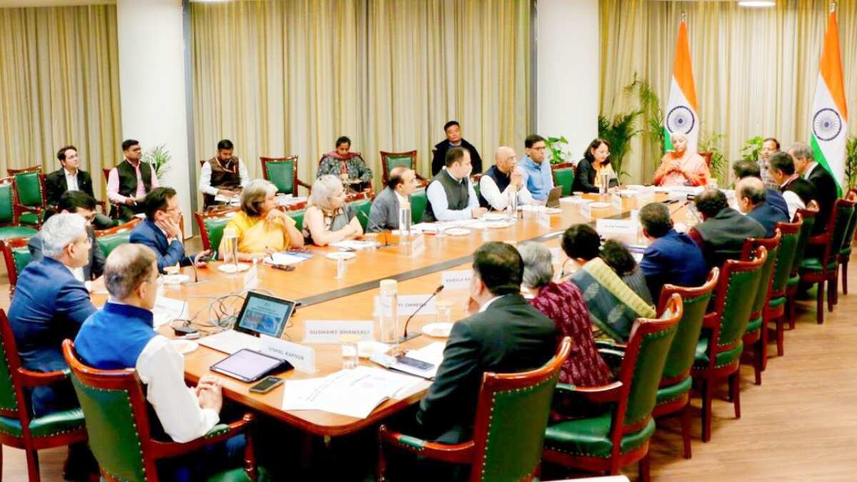 Budget 2026: बजट के लिए तैयारियां शुरू, वित्त मंत्री ने कैपिटल मार्केट्स के प्रतिनिधियों के साथ की प्री-बजट बैठक