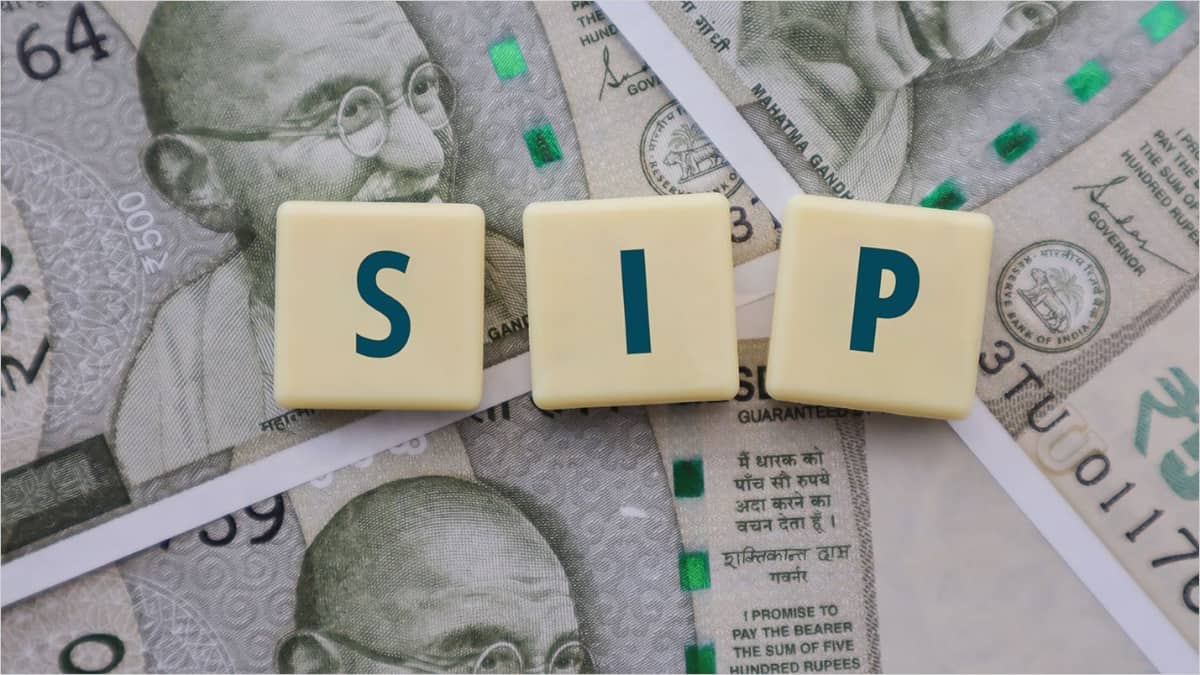 SIP Calculation: ₹2100 की एसआईपी से बनेगा 57 लाख+ का फंड, लॉन्ग-टर्म में दौलत बनाने के लिए देखें रिटर्न का ये कैलकुलेशन