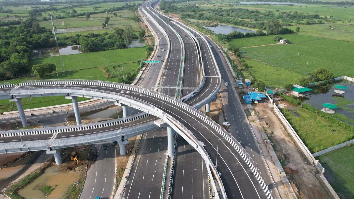 गुरुग्राम की ये सड़क है या सोने की खान? प्रॉपर्टी मार्केट में पैसा 3.5 गुना, रिटर्न देख शेयर बाजार भी शर्मिंदा