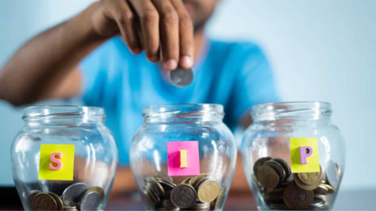 SIP के ये 5 झूठ डुबो देंगे गाढ़ी कमाई! निवेश से पहले सच नहीं जाना तो लाइफ टाइम के लिए पछतावा लगेगा हाथ