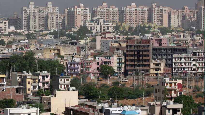47,000 एकड़ जमीन खोलेगी सस्ते घरों का दरवाजा! दिल्ली में बनेगा एक और नोएडा? बरसों अटकी लैंड पूलिंग पॉलिसी शुरू