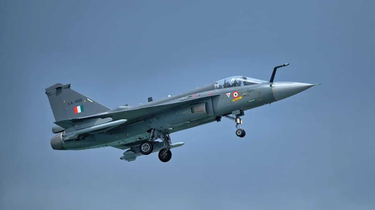 तेजस क्रैश के बाद Hindustan Aeronautics पर होगा कितना असर? जानिए आगे क्या करें निवेशक