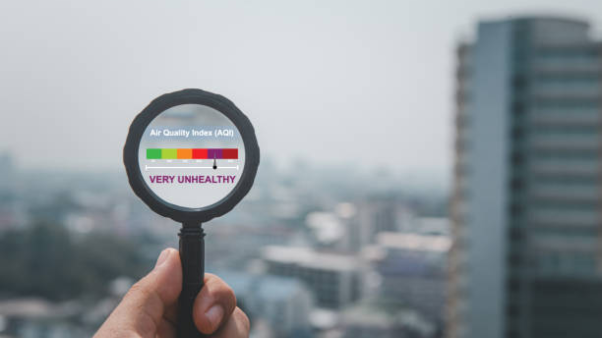AQI Update: दिल्ली–एनसीआर में एक्यूआई 450 के पार, सांस लेना हुआ मुश्किल, किस इलाके की हवा है ज्यादा खराब?