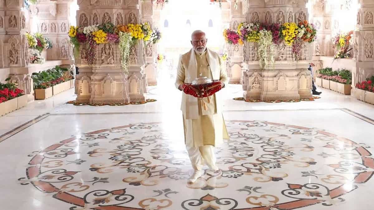 'सूर्य' और 'ॐ' से चमकेगी अयोध्या, राम मंदिर के शिखर पर भगवा ध्वज लहराएंगे पीएम मोदी, जानिए पूरा शेड्यूल