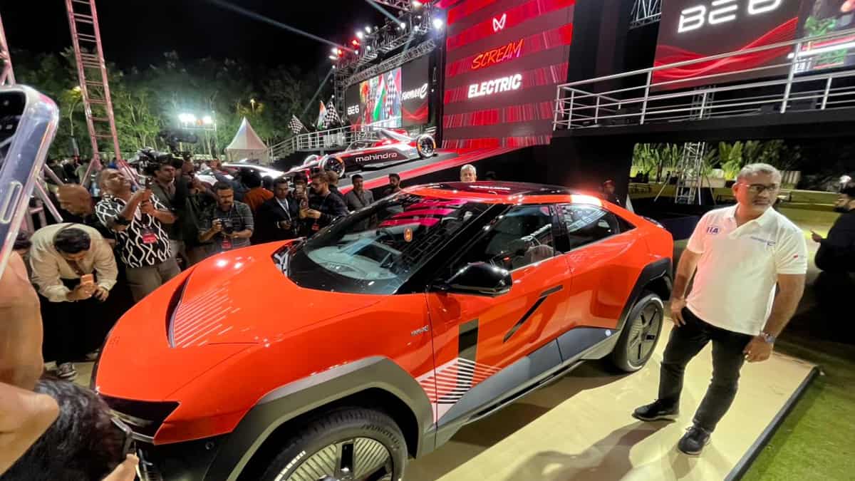 महिंद्रा ने लॉन्च किया BE6 इलेक्ट्रिक कार का 'Formula E' एडिशन, नई रेसिंग लिवरी को भी किया अनवील