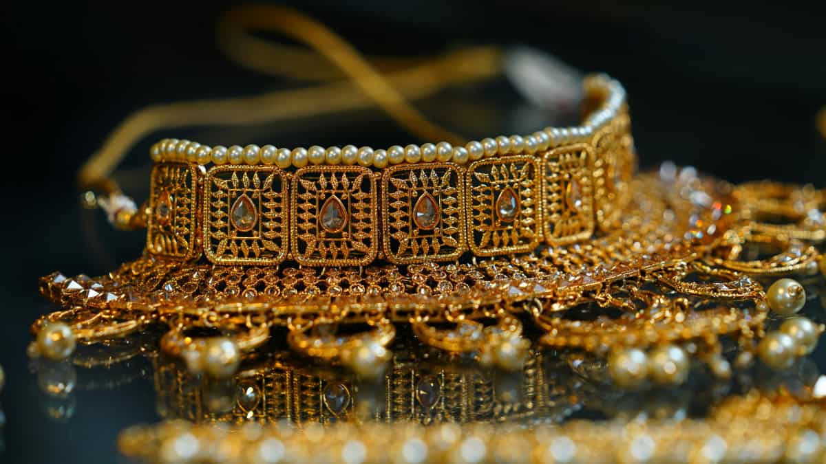 Gold-Silver Price: फिर टूटा सोना, चांदी में आई तेज चमक! 3 दिन में सिल्वर ₹13,000 हो गया महंगा