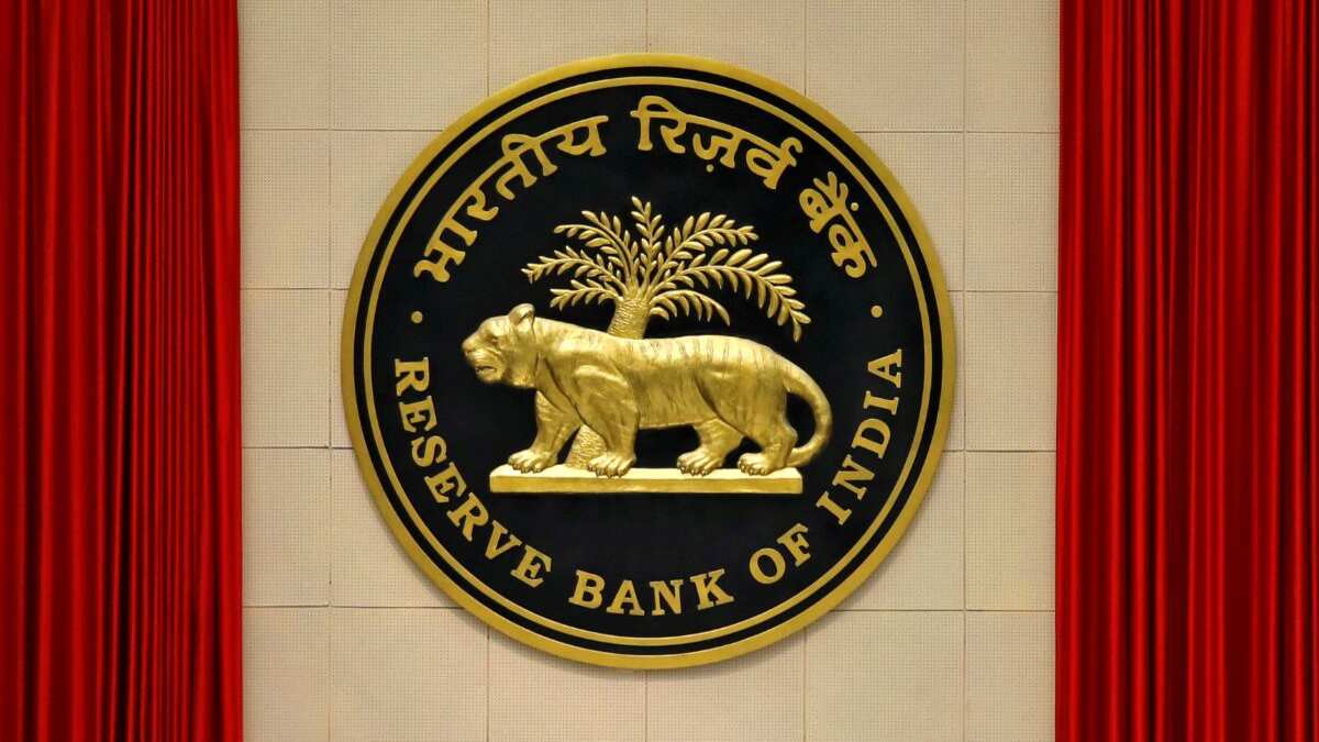 RBI ने बदला 80 साल का इतिहास! 9445 पुराने नियम खत्म, अब सिर्फ 244 सुपर डायरेक्शन चलाएंगे बैंकिंग सिस्टम