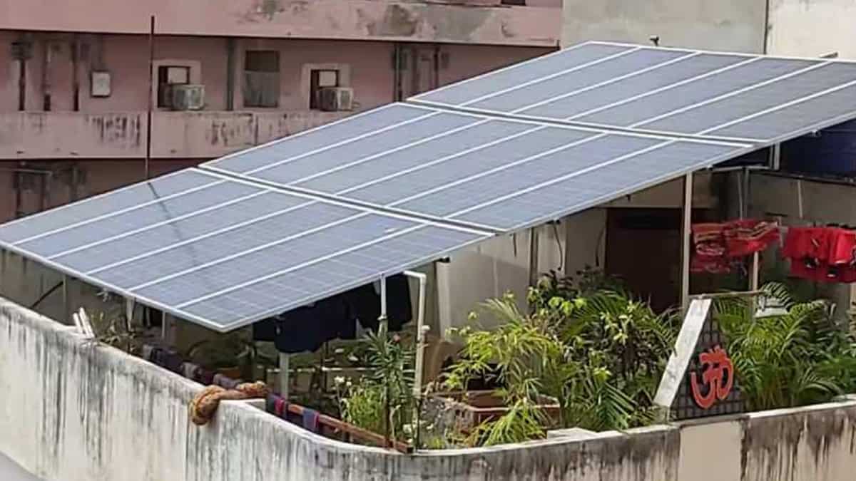 पीएम सूर्यघर योजना: योगी सरकार की बड़ी उपलब्धि, 2.90 लाख घरों में लगा सोलर रूफटॉप, जानिए क्या हैं इसके मायने