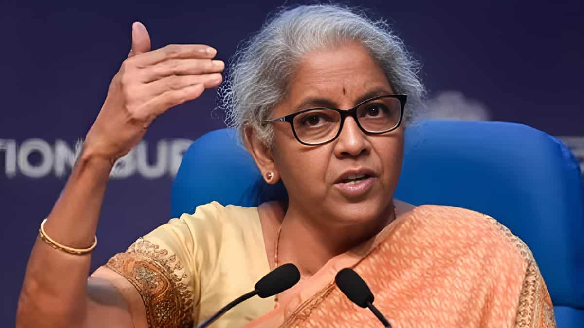 सोमवार को वित्त मंत्री लोकसभा में पेश करेंगी 2 बिल, सिगरेट-पान मसाला पर सेस से है कनेक्शन, जानिए क्या होगा असर