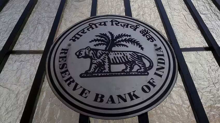 GDP ग्रोथ का असर, रेपो रेट पर अभी कैंची नहीं चलाएगा RBI, SBI की रिपोर्ट में दावा